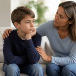 Come insegnare ai bambini a sviluppare la resilienza di fronte ai cambiamenti della vita خانو